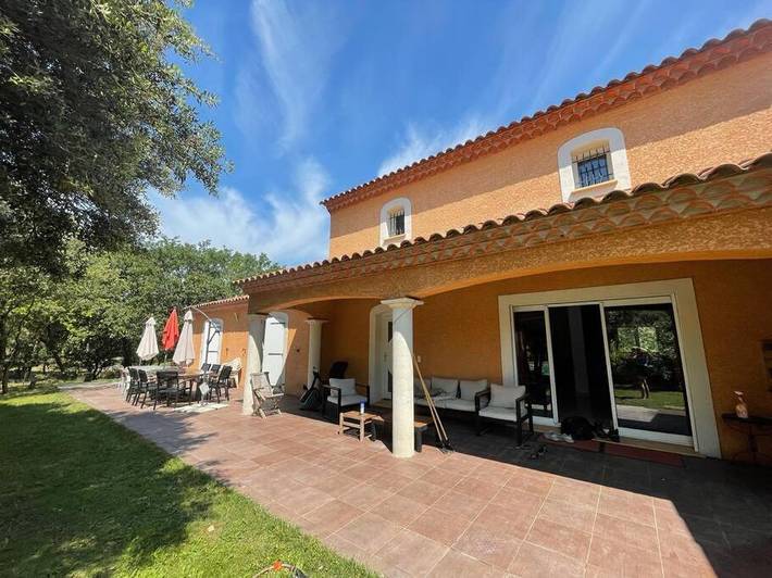 Location de vacances pour 17 personnes, avec jacuzzi ainsi que piscine et jardin à Vacquières - 2