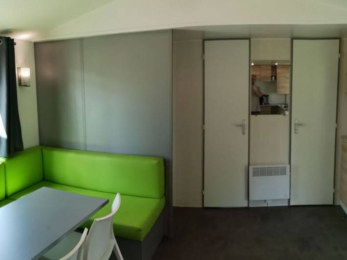 Mobil home pour 2 personnes, avec terrasse et piscine à Collias - 3