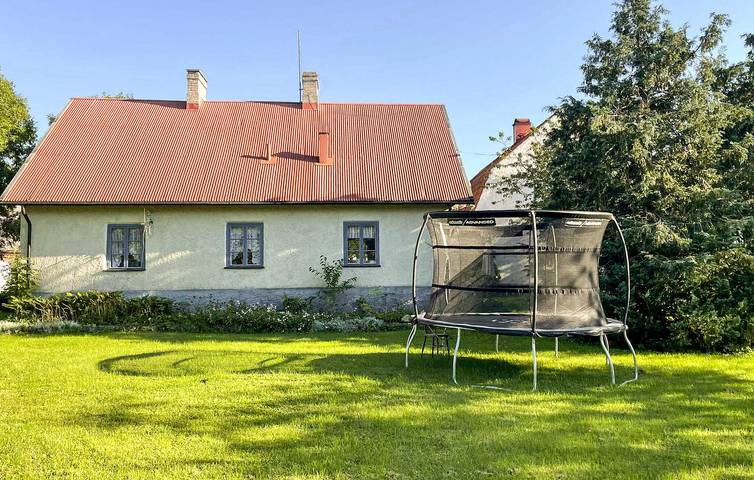 Hus för 8 Personer med trädgård in Vallstena, Gotland