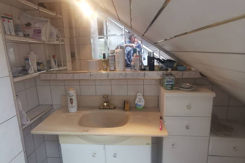 Gemütliche Ferienzimmer in Einfamilienhaus mit Terrasse. Haustierfreundlich! in Radebeul, Meißen Region