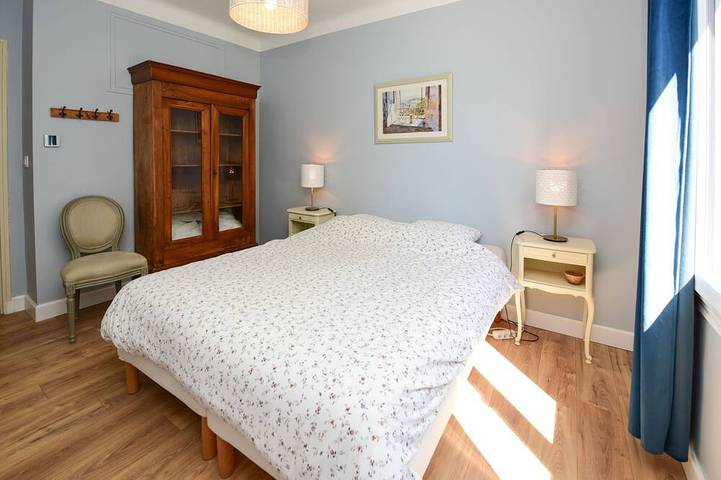 Entire apartment, Charming Renovated Apartment Near the Historic Center of Tarascon in Tarascon, Arles region