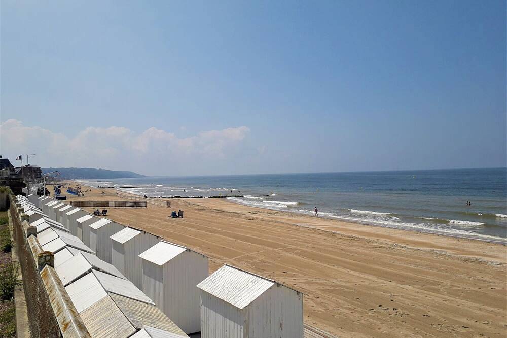 Entire apartment, Cosy new apartment 300m from the sea in Merville-Franceville-Plage, Caen region