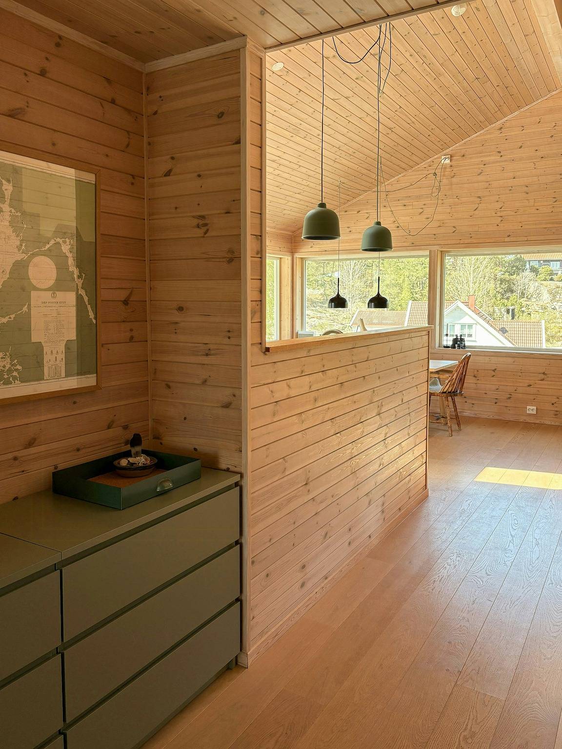 Helle Hütte auf einem Naturgrundstück am Oslofjord in Halden