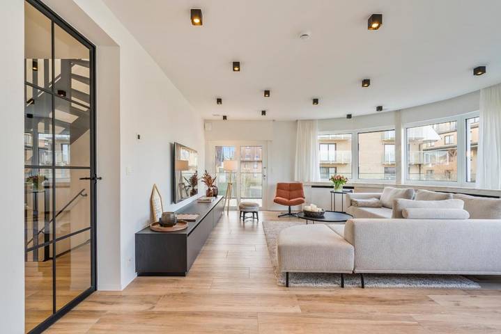 Location de vacances pour 16 personnes, avec jardin ainsi que piscine et vue dans Ostdunkerque-Bains - 2