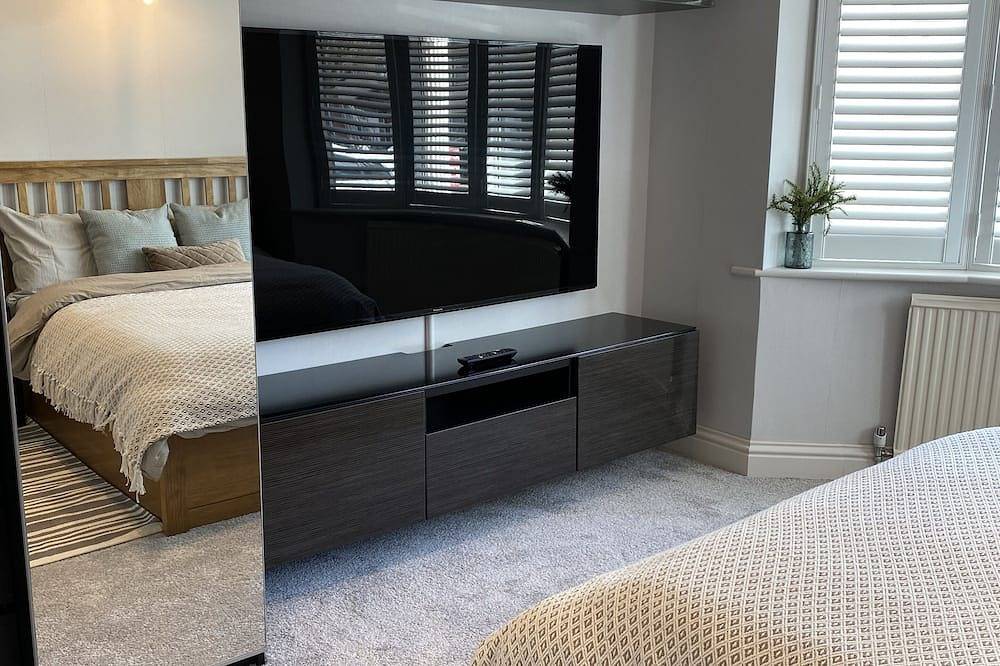Entire apartment, Ultra modern luxury apartment in Ealing, London