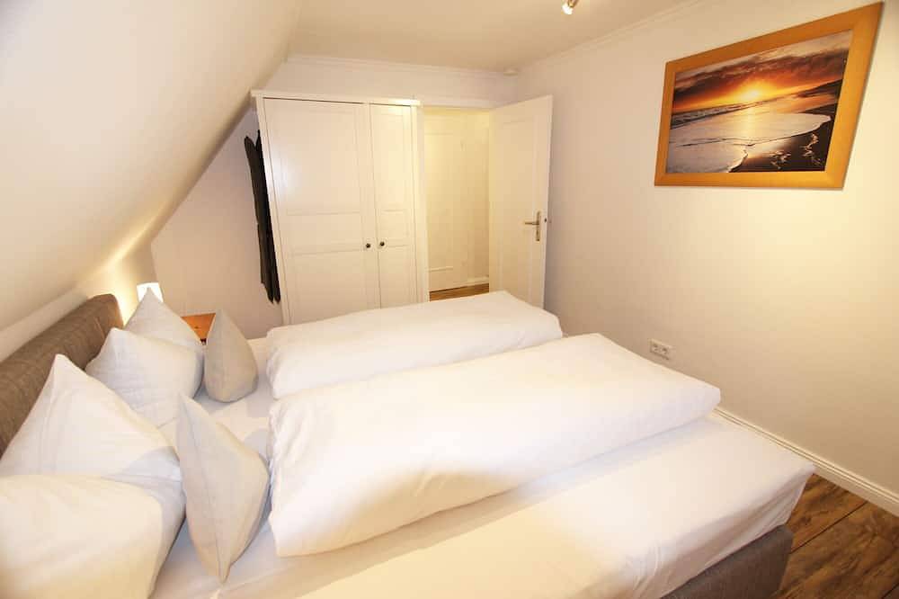 Ganze Wohnung, Kleine gemütliche Ferienwohnung mit zwei Zimmern im Osten Wenningstedts in Wenningstedt, Sylt
