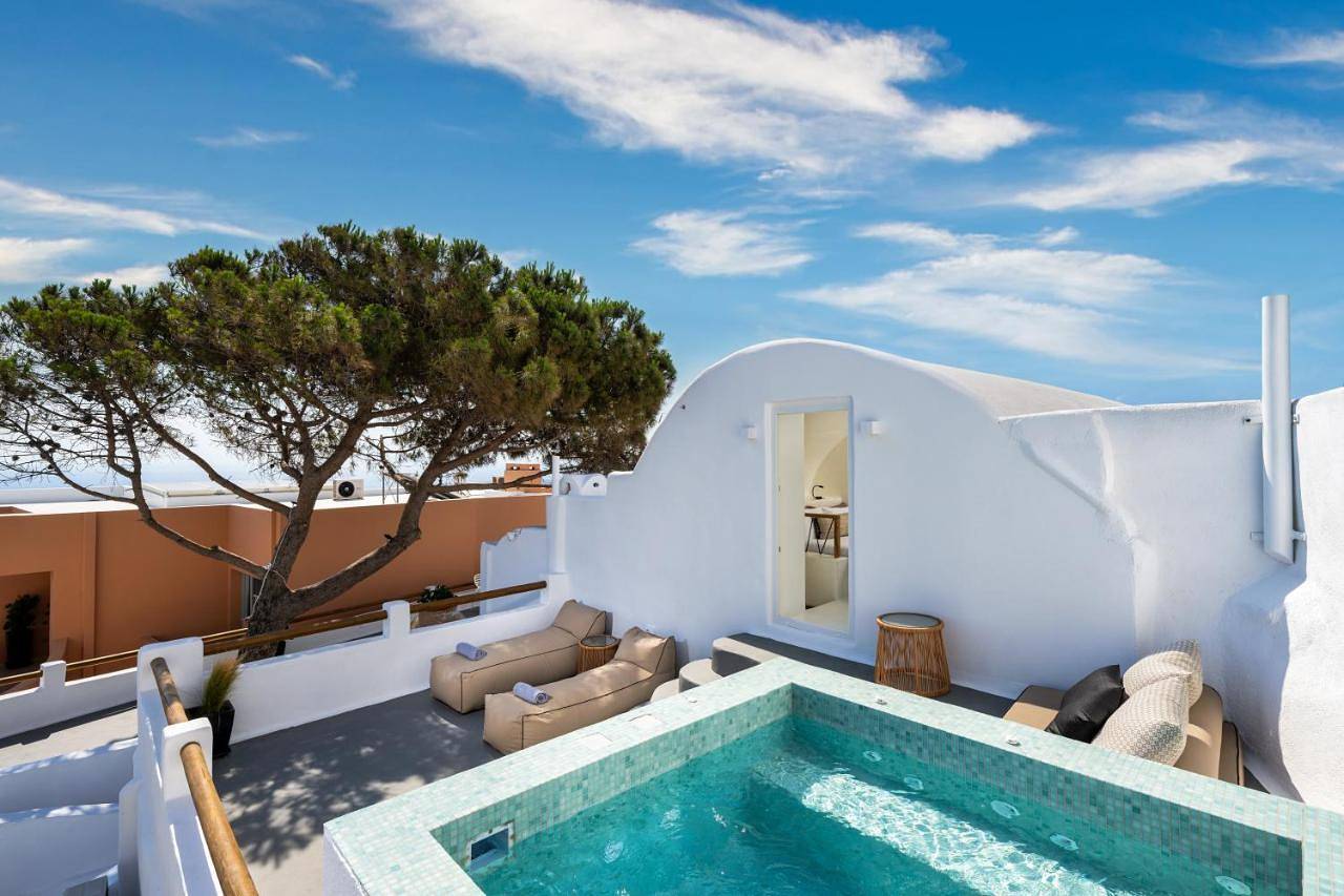 Hill Suites in Firostefani, Thera
