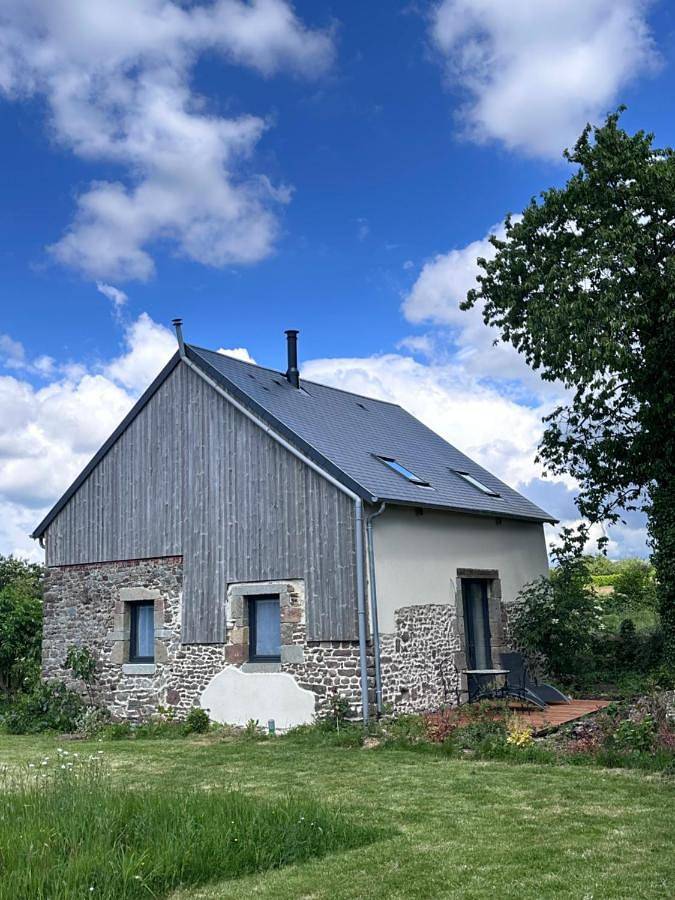 Gîte pour 2 personnes, avec vue ainsi que terrasse et jardin à Lengronne - 4