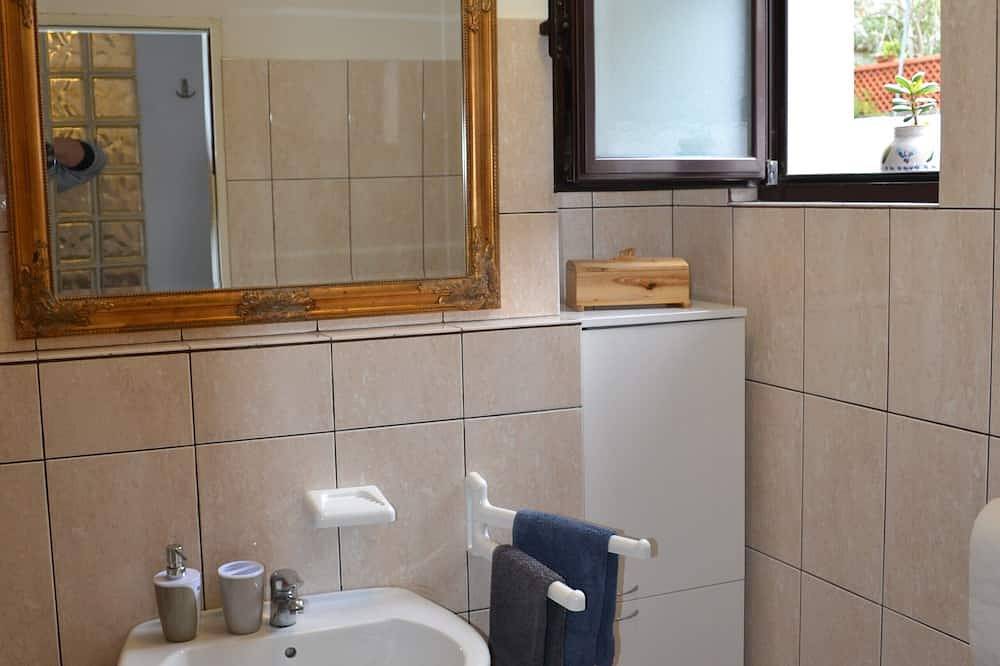 Ganze Wohnung, Green island - Duplex two bedroom with sea view in Zadar (Kommun), Otok Molat