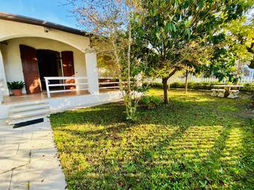 Location de vacances pour 4 personnes, avec jardin à Lido delle Nazioni