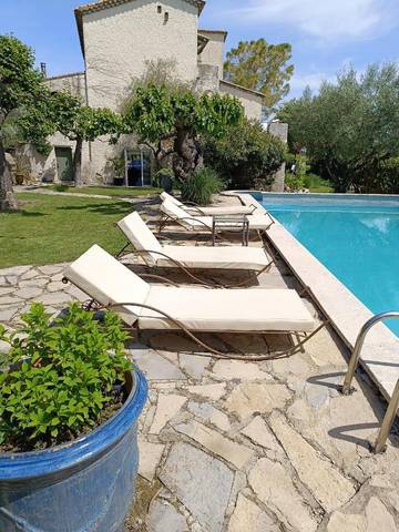 Chambre d’hôte pour 2 personnes, avec piscine et jardin ainsi que jacuzzi et terrasse, animaux acceptés à Deaux