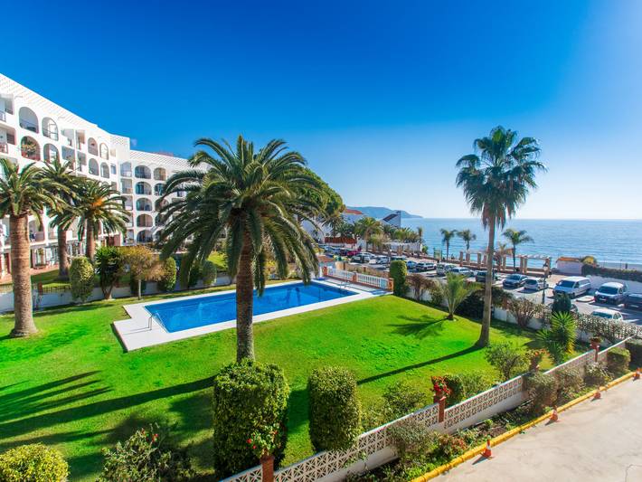 Holiday rental for 4 people, with terrace and garden in Nerja