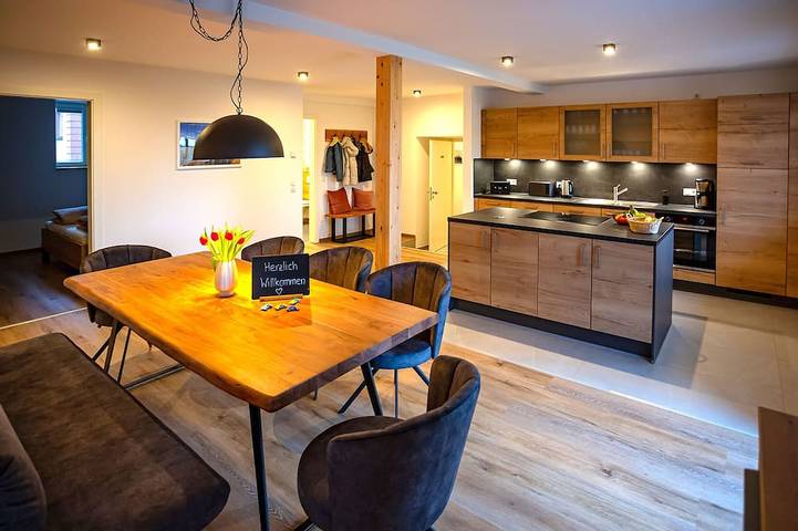 Ferienwohnung für 6 Personen, mit Balkon in Freudenberg am Main