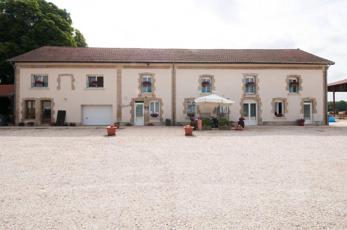 Gîte für 12 Personen mit Terrasse in Marne