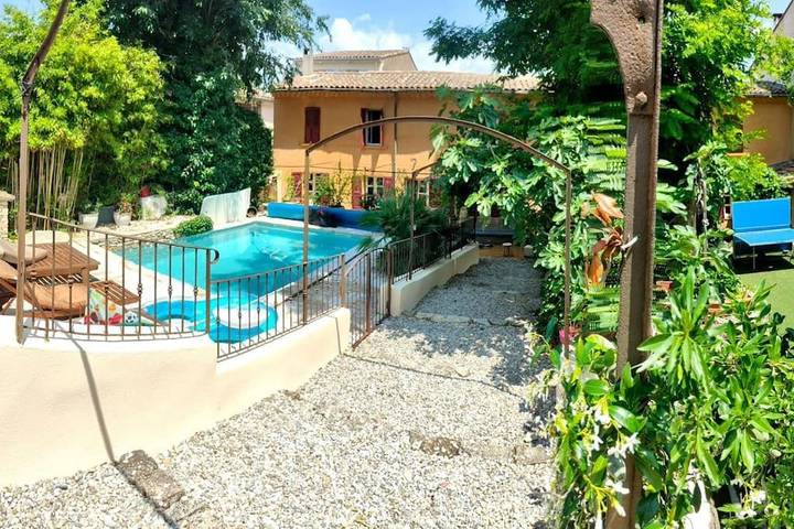 Location de vacances pour 5 personnes, avec piscine à Peynier - 4