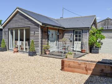Log Cabin for 2 People in East Chiltington, East Sussex, Photo 1