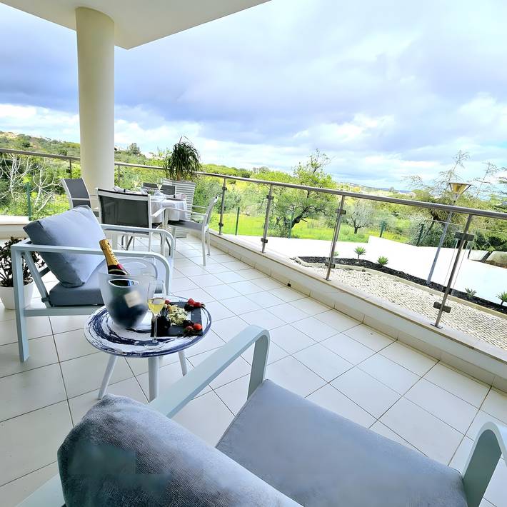 Apartamento inteiro, Apartamento 'T1 Albufeira Tranquilidade' com Piscina Partilhada, Wi-Fi e Ar Condicionado in Albufeira e Olhos de Água, Distrito de Faro