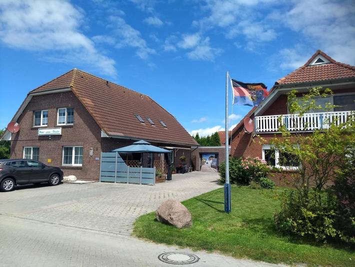 Hotel für 6 Personen, mit Balkon und Terrasse sowie Garten