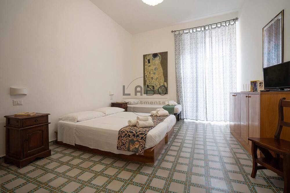 Entire apartment, Eirene 2 apartment in the historic center in Tropea, Vibo Valentia Province