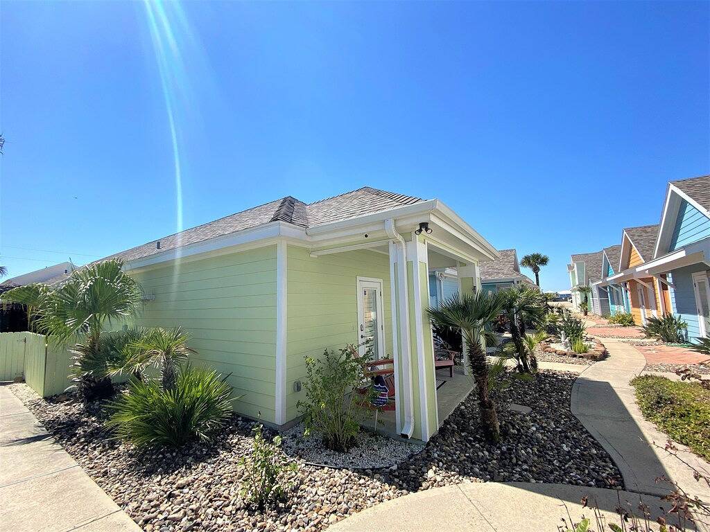 Fun for the Whole Family—Community Pool, Park, and Pet-Friendly Living at Its Best in Port Aransas, Mustang Island