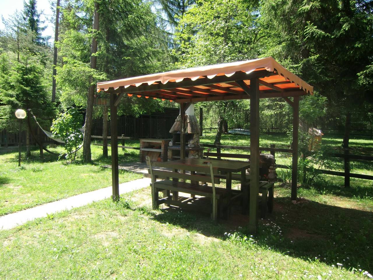 Erdgeschosswohnung mit möbliertem Garten, foto 14