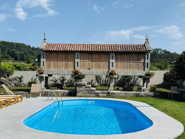 Casa rural para 8 personas, con Terraza y Jardín además de Piscina y Vistas en Villanueva de Arosa