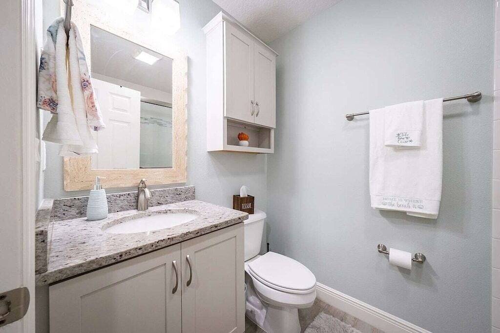 Entire Home Steps to Beach & River Pet-Friendly in South Cocoa Beach, Cocoa Beach