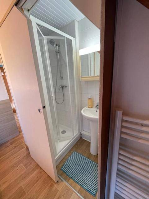 Double Room with Private Bathroom in Ouessant, Région de Brest