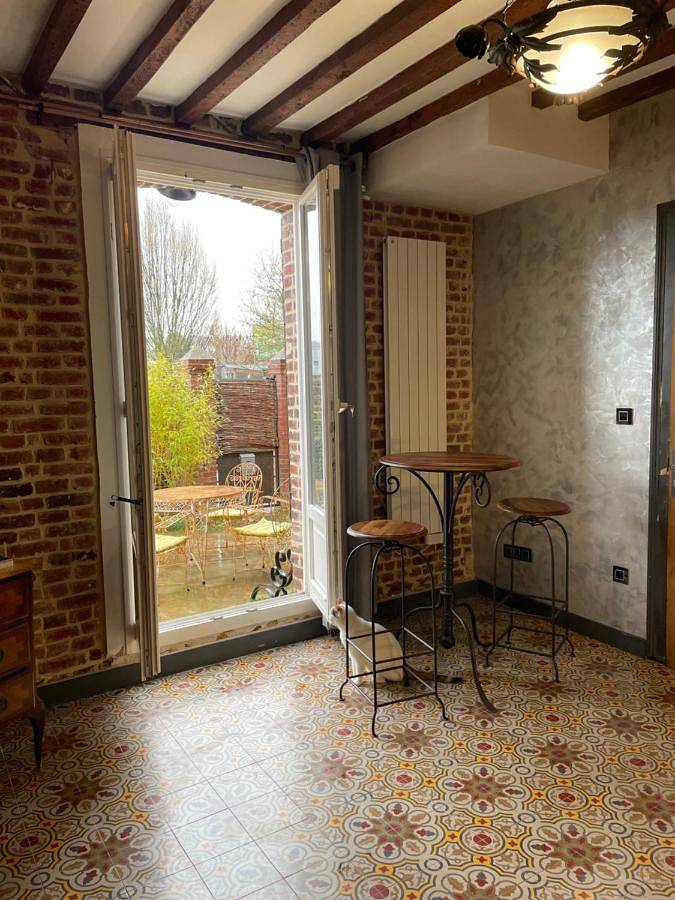Deluxe Room (2 Adults + 1 Child) in Dieppe, Dieppe en omgeving