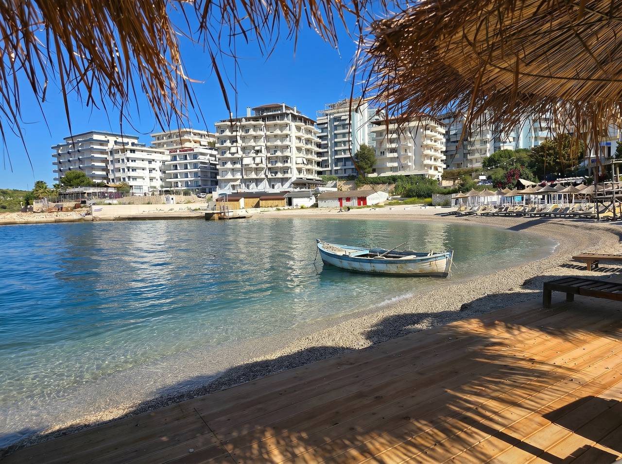 Ganze Wohnung, Ferienwohnung für 3 Personen mit Balkon in Sarandë, Vlorë