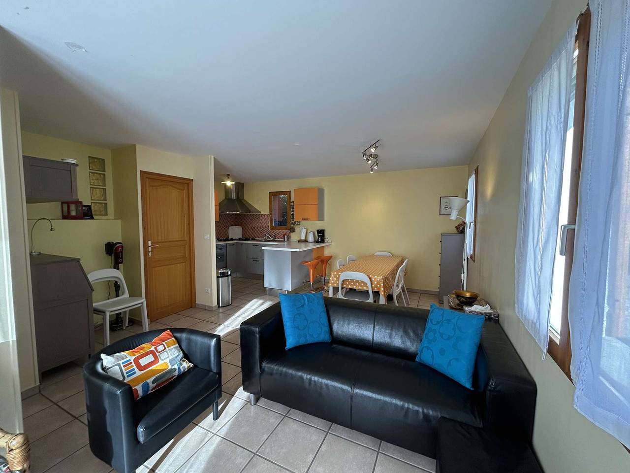 Spacious 4Br Home with Terrace, Garage & Parking - Sleeps 8 in Saint-Chaffrey, Serre-Chevalier in Saint-Chaffrey, Serre Chevalier