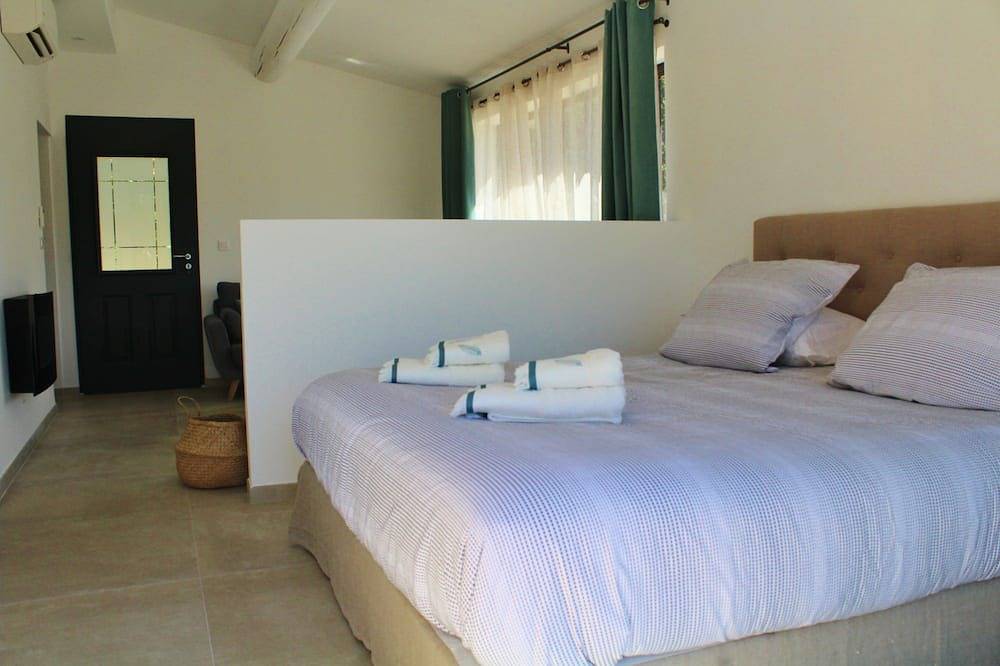 Albergue Permanente Con Spa / Luberon Privado in Mérindol, Parque natural regional del Luberon