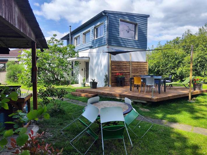 Gîte pour 4 personnes, avec jardin et piscine ainsi que vue et terrasse dans Tart-le-Bas