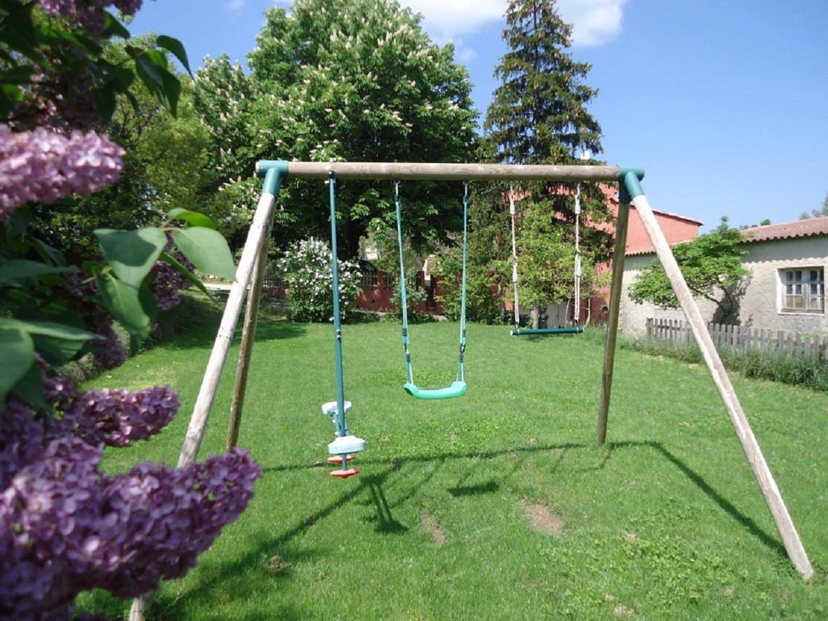 Double Room with Private Bathroom in Mazaugues, Région de Brignoles
