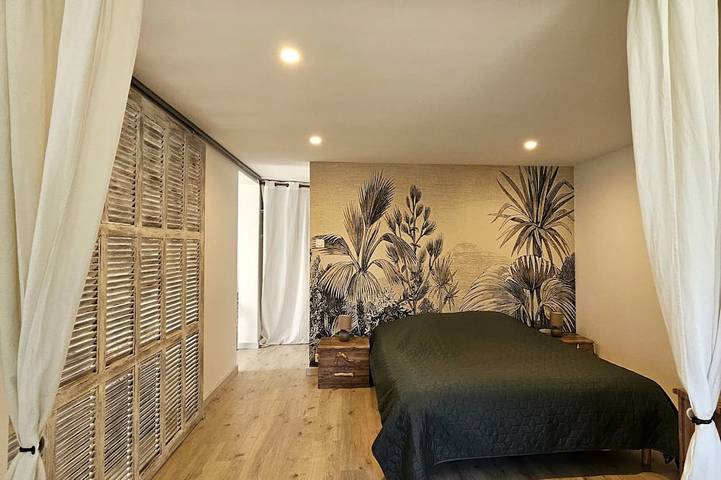 Ferienwohnung für 4 Personen, mit Whirlpool und Terrasse sowie Garten und Pool in Flassans-sur-Issole