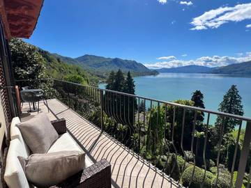 Ferienwohnung für 4 Personen, mit Ausblick und Seeblick sowie Pool und Balkon in Brezzo di Bedero
