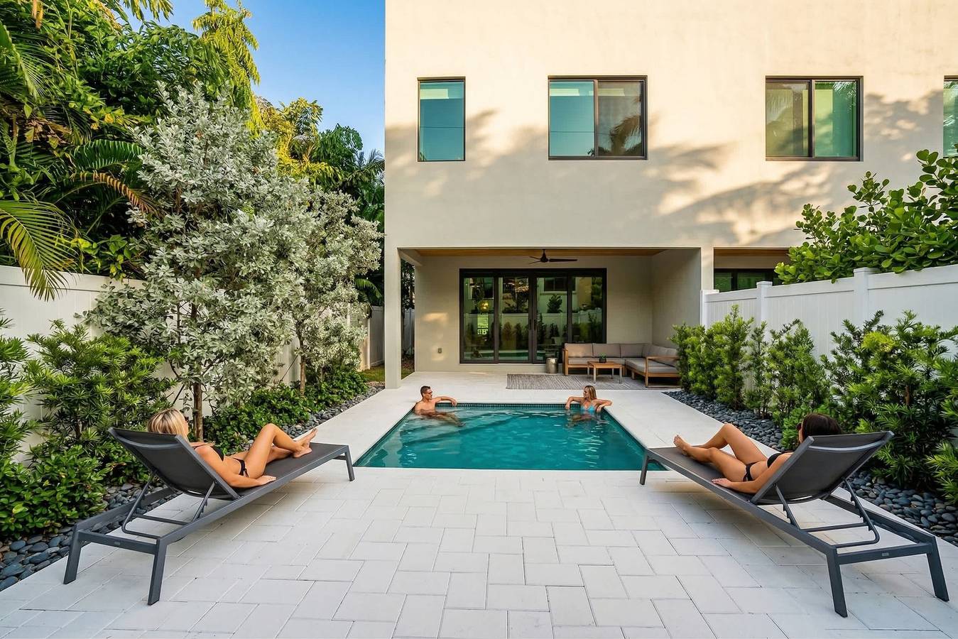 Luxury Paradise  walk to Las Olas -5 mins to Beach in Fort Lauderdale, Broward County