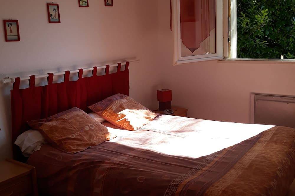 Appartement entier, Appartement à la campagne proche de la forêt. On peut faire belles balades, in Boussens, Haute-Garonne