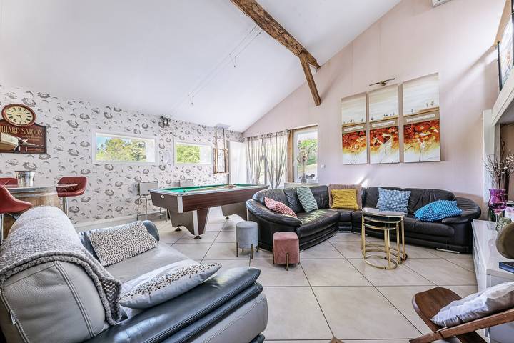Maison de vacances 'Villa "Maeltri"' avec piscine privée, Wi-Fi et climatisation in Léguillac-de-l'Auche, Périgord Blanc