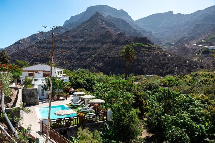 Ferienwohnung für 6 Personen, mit Terrasse und Garten sowie Pool und Ausblick
