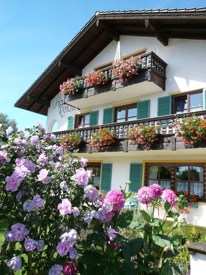 Apartamento vacacional entero, Apartamento de vacaciones para 2 personas con balcón in Gstadt am Chiemsee, Lago Chiem