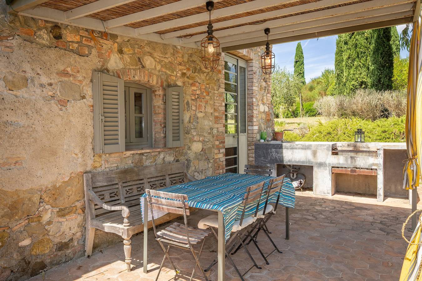 Landhaus 'Casale Per 4 Persone' mit Gemeinschaftspool, Wi-Fi und Klimaanlage in Montecatini Val di Cecina, Etruskische Küste