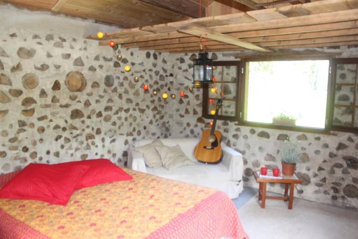 Location de vacances pour 3 personnes, avec Terrasse et Jardin ainsi que Piscine et Vue à Saint-Privat-de-Vallongue - 2