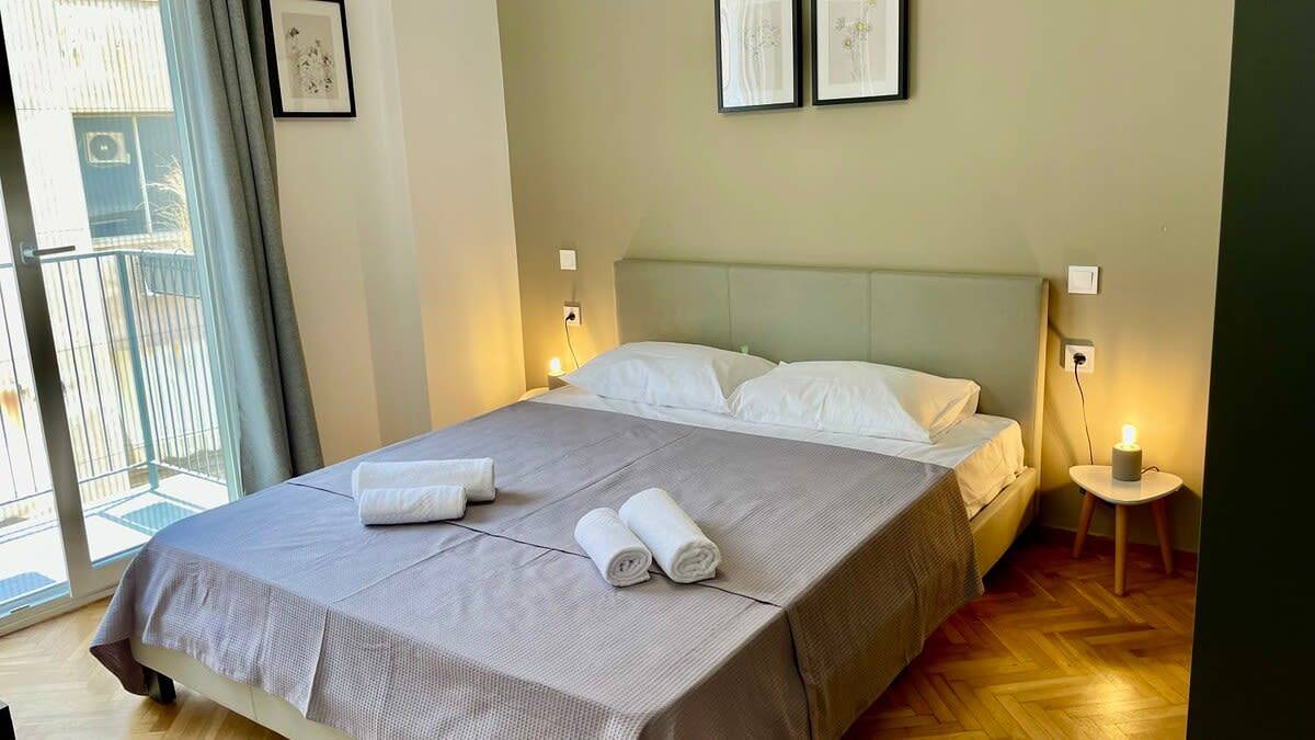 Ganze Wohnung, Ferienwohnung für 4 Personen mit Balkon/Terrasse in Zentral-Athen, Athen