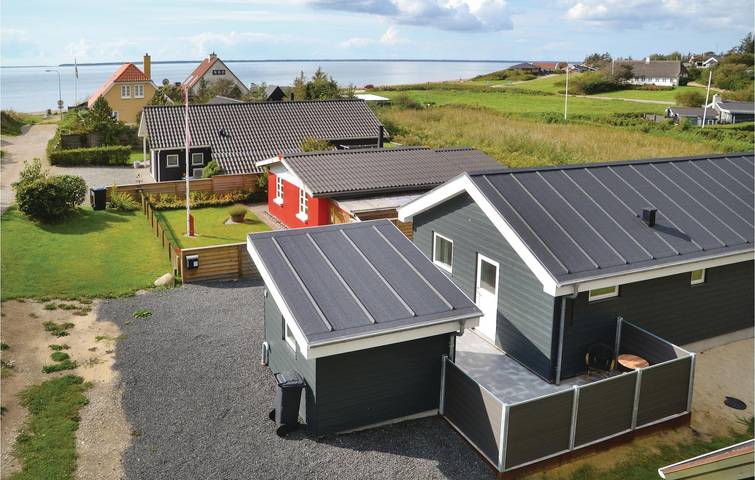 Ferieudlejning for 4 personer, med Terrasse og Have i Esbjerg