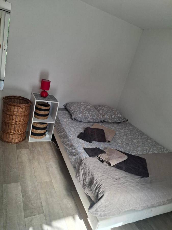 Gîte pour 2 personnes, avec jardin, animaux acceptés à La Côte-Saint-André - 2