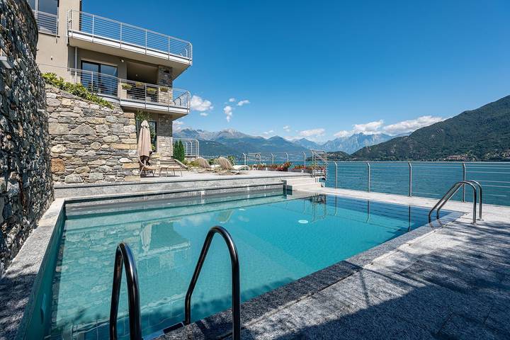 Villa für 8 Personen, mit Balkon und Garten sowie Whirlpool am Comer See