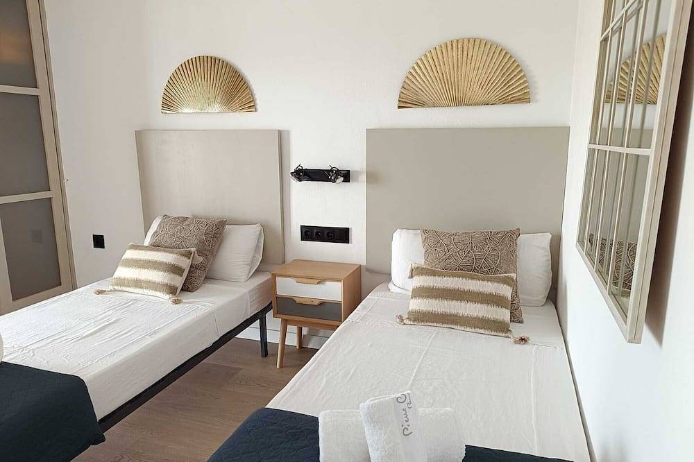 Geheel appartement, Elegant apt. p/4 pax 1 min from the beach with Wi-Fi in Arenys de Mar, Costa del Maresme