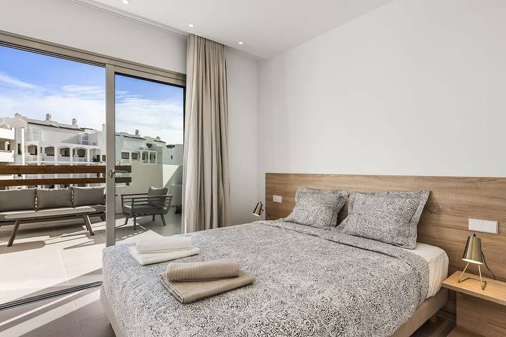 Ganze Wohnung, Superb Duplex With Jacuzzi Jardines De Los Menceyes in Palm-Mar, Arona