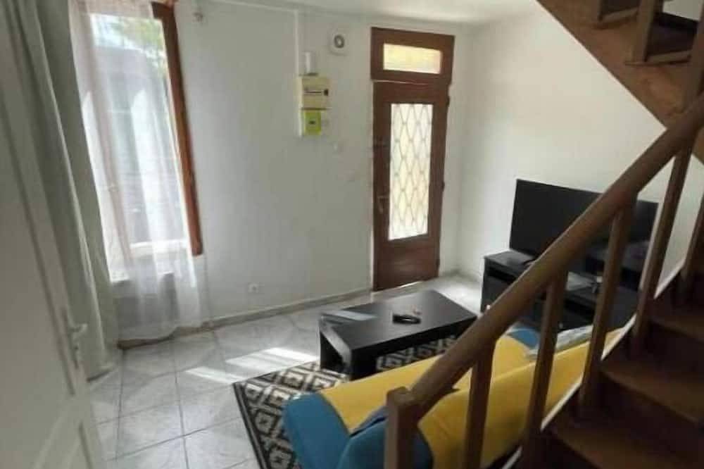 Appartement entier, F3 meublé à 2 stations de l'aéroport Charles de Gaulles, Parc des expositions in Villepinte, Seine-Saint-Denis